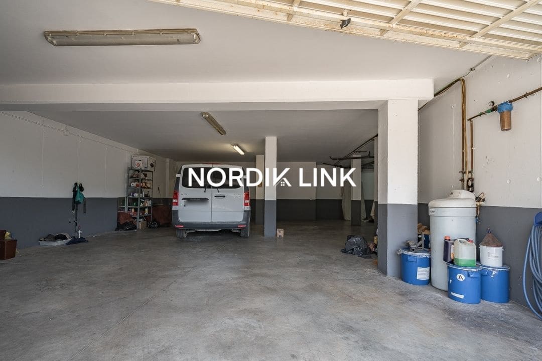 4 soveværelse Villa til salg i Torrelles de Llobregat med swimmingpool - € 550.000 (Ref: 9737212)