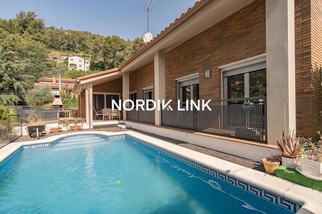 4 soveværelse Villa til salg i Torrelles de Llobregat med swimmingpool - € 550.000 (Ref: 9737212)
