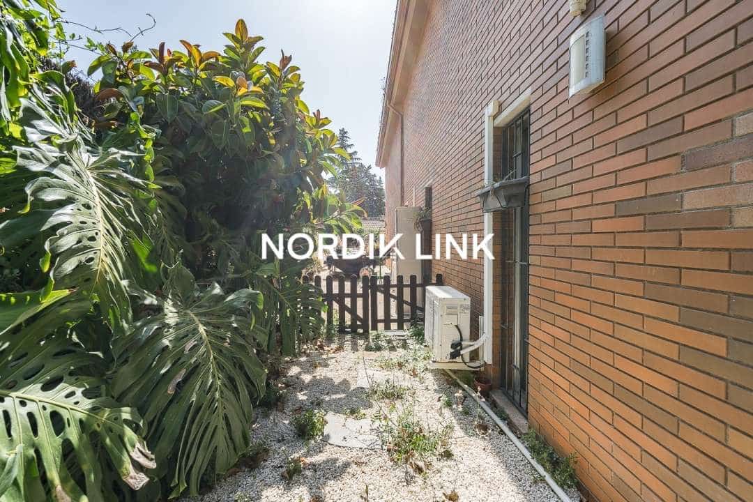 4 soveværelse Villa til salg i Torrelles de Llobregat med swimmingpool - € 550.000 (Ref: 9737212)