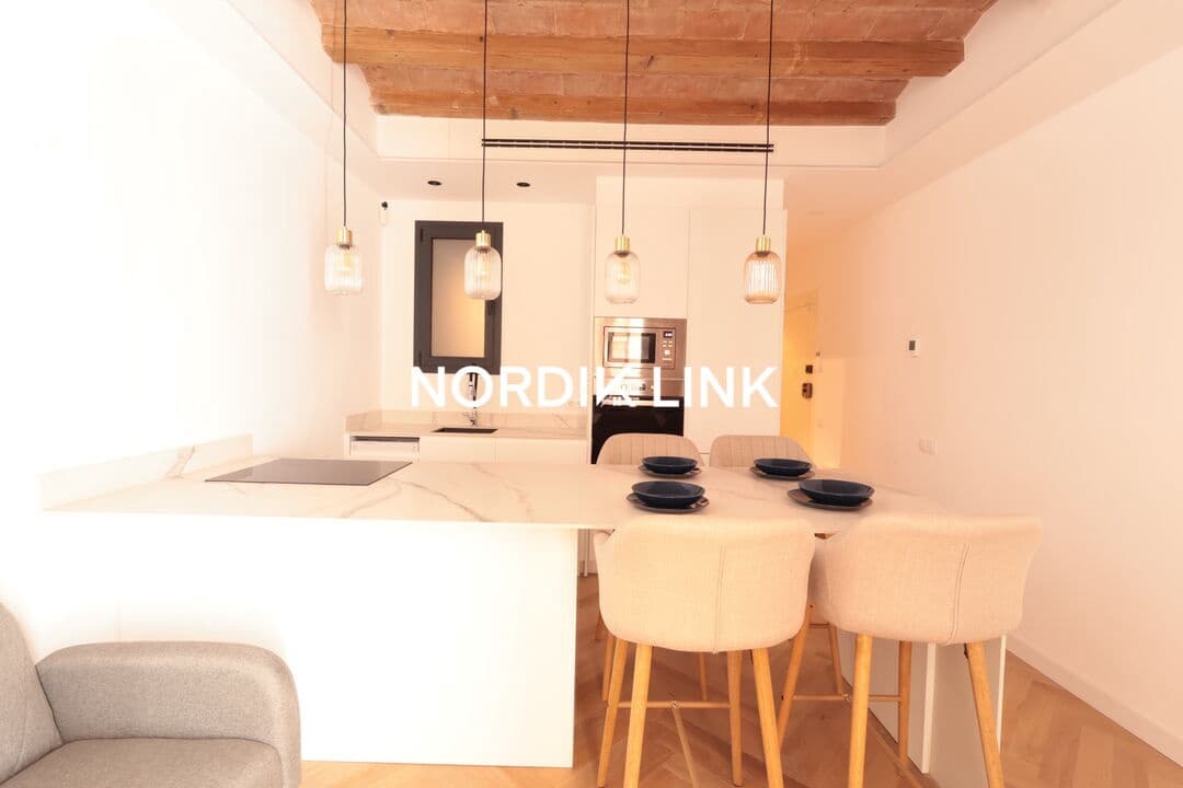 Piso de 2 habitaciones en Barcelona ciudad en venta - 320.000 € (Ref: 9739102)