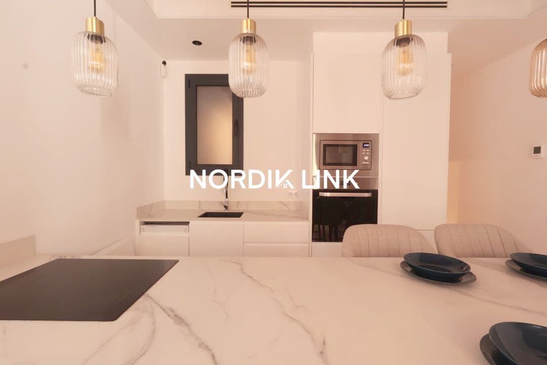 Piso de 2 habitaciones en Barcelona ciudad en venta - 320.000 € (Ref: 9739102)