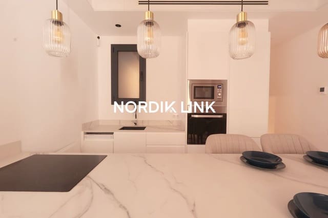 Piso de 2 habitaciones en El Raval, Barcelona ciudad en venta - 320.000 € (Ref: 9739102)