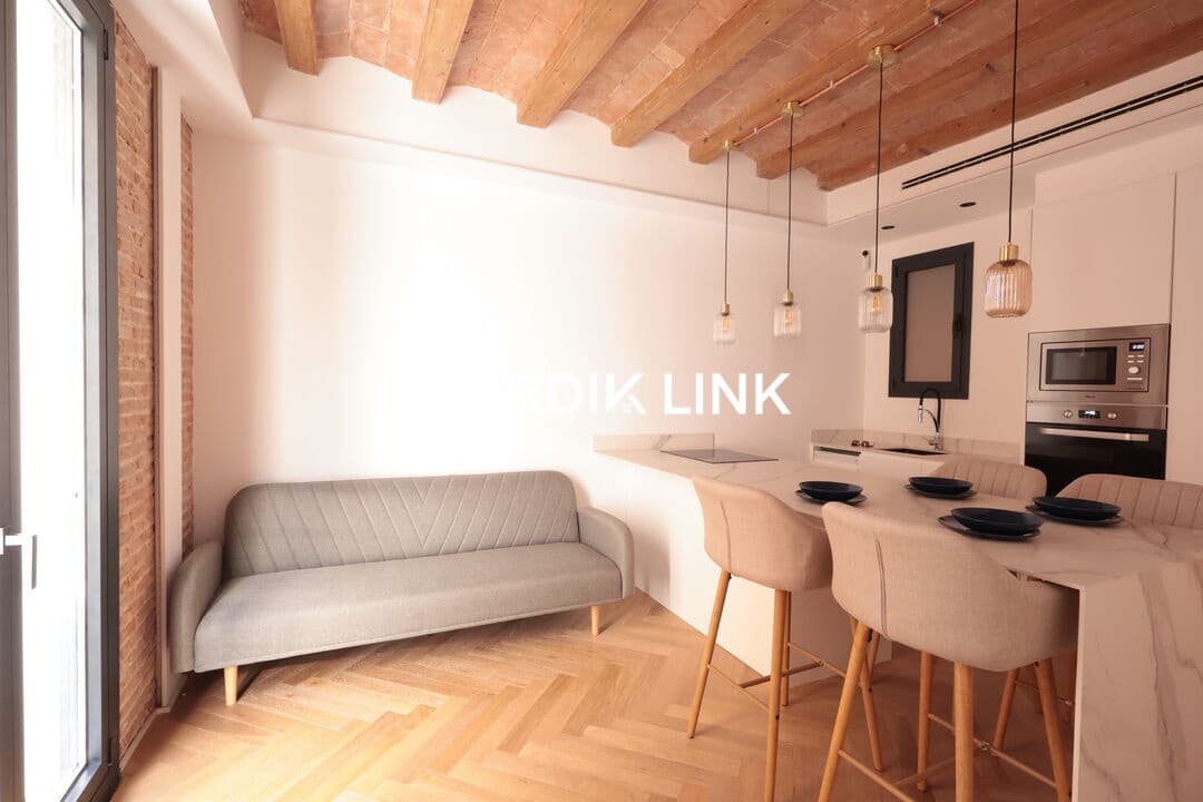Piso de 2 habitaciones en Barcelona ciudad en venta - 320.000 € (Ref: 9739102)