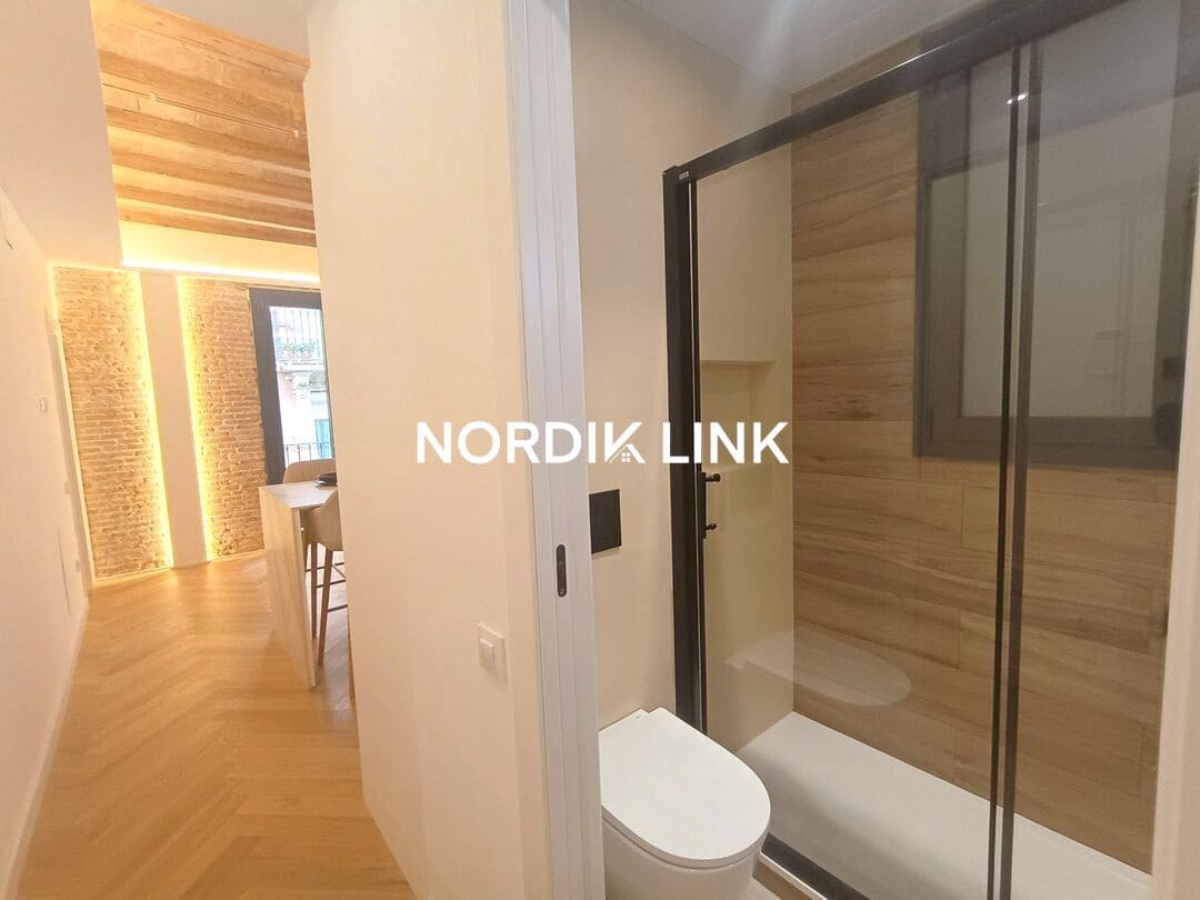 Piso de 2 habitaciones en Barcelona ciudad en venta - 320.000 € (Ref: 9739102)