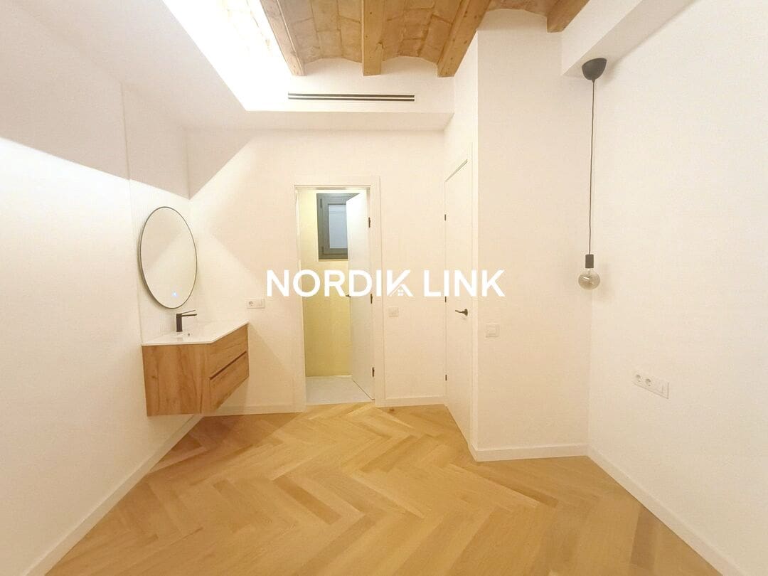 Piso de 2 habitaciones en Barcelona ciudad en venta - 320.000 € (Ref: 9739102)