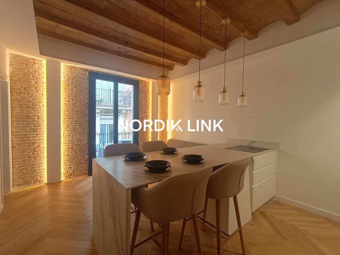 Piso de 2 habitaciones en Barcelona ciudad en venta - 320.000 € (Ref: 9739102)