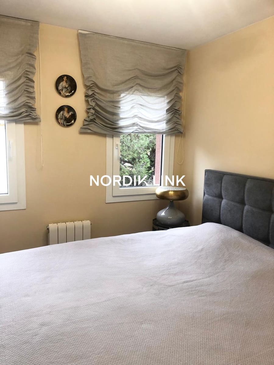 Piso de 3 habitaciones en Platja d'Aro en alquiler - 3.000 € (Ref: 9741425)