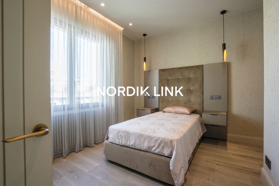 Penthouse de 4 chambres à louer à Barcelone ville - 8 950 € (Ref: 9741426)
