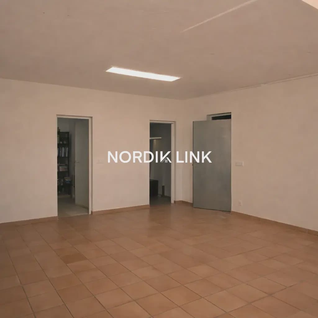 4 soveværelse Byhus til salg i Torrelles de Llobregat med swimmingpool - € 420.000 (Ref: 9747457)