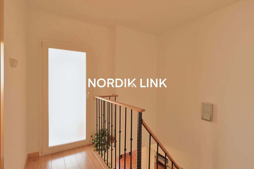 4 soveværelse Byhus til salg i Torrelles de Llobregat med swimmingpool - € 420.000 (Ref: 9747457)