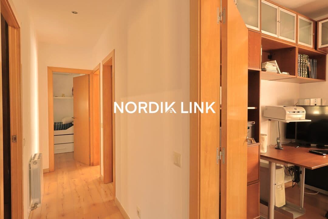 4 soveværelse Byhus til salg i Torrelles de Llobregat med swimmingpool - € 420.000 (Ref: 9747457)