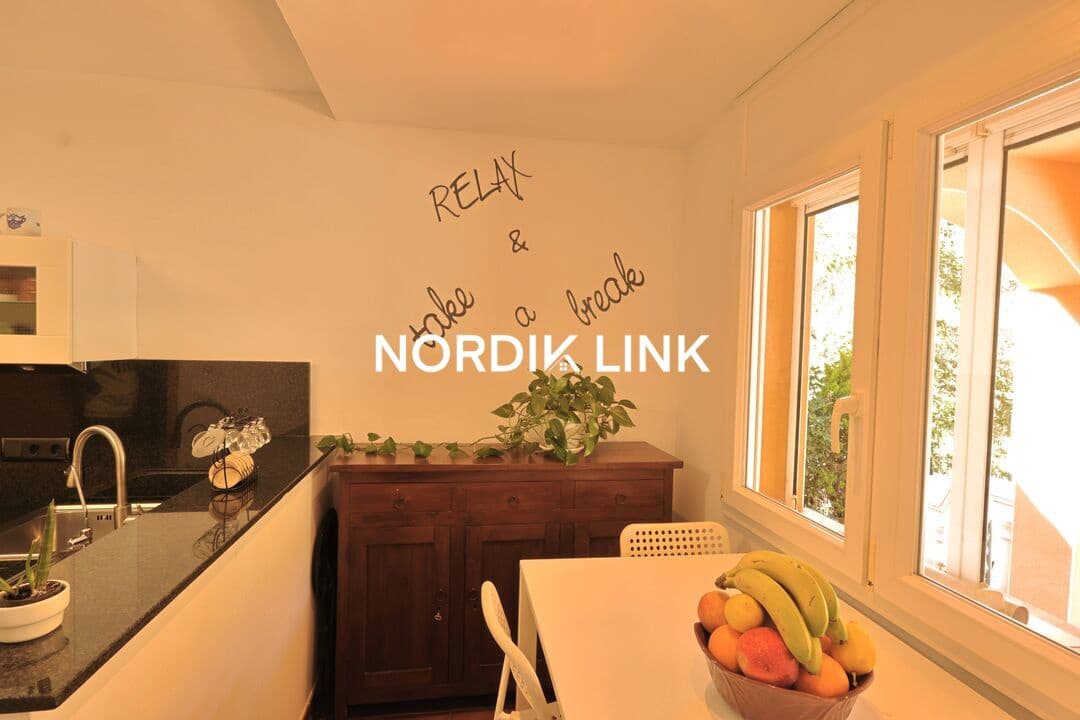 4 soveværelse Byhus til salg i Torrelles de Llobregat med swimmingpool - € 420.000 (Ref: 9747457)