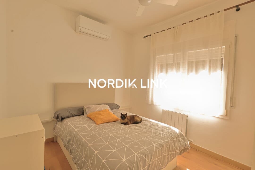 4 soveværelse Byhus til salg i Torrelles de Llobregat med swimmingpool - € 420.000 (Ref: 9747457)