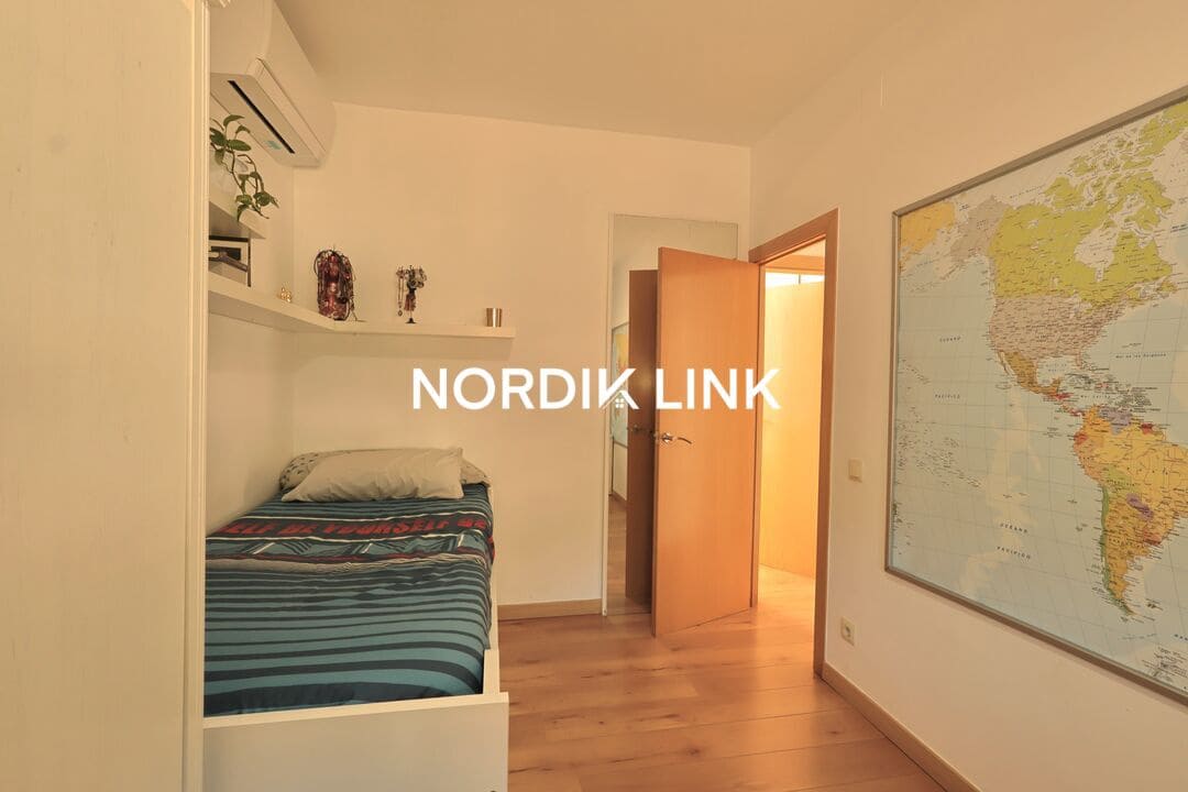 4 soveværelse Byhus til salg i Torrelles de Llobregat med swimmingpool - € 420.000 (Ref: 9747457)