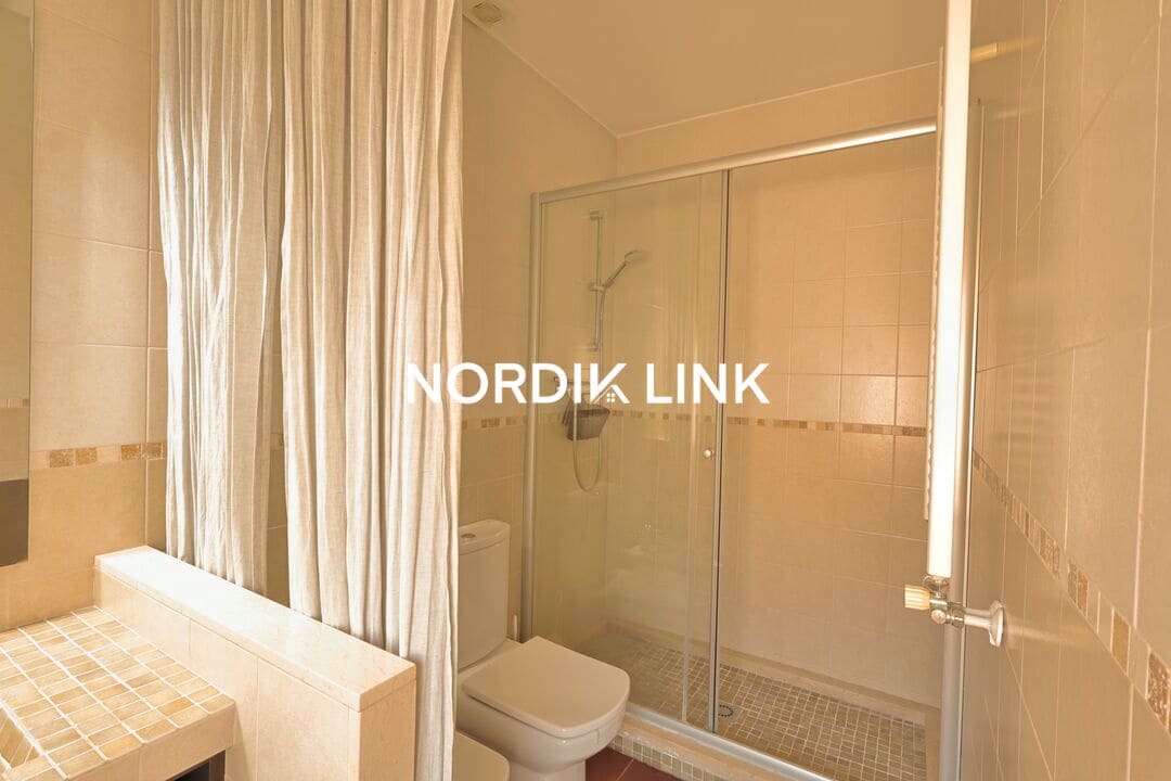 4 soveværelse Byhus til salg i Torrelles de Llobregat med swimmingpool - € 420.000 (Ref: 9747457)