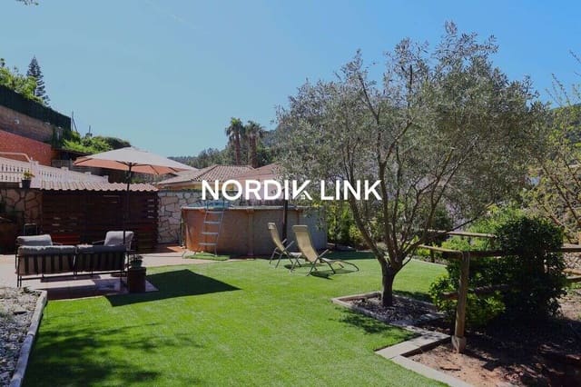 4 soveværelse Byhus til salg i Torrelles de Llobregat med swimmingpool - € 420.000 (Ref: 9747457)