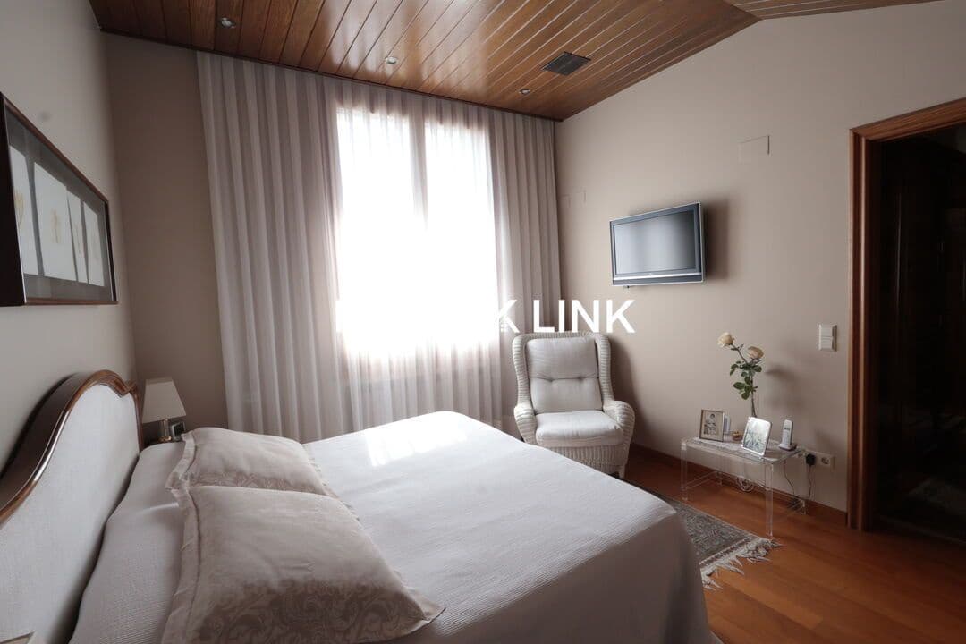 5 bedroom Townhouse for sale in La Seu d'Urgell with pool - € 2,600,000 (Ref: 9806715)