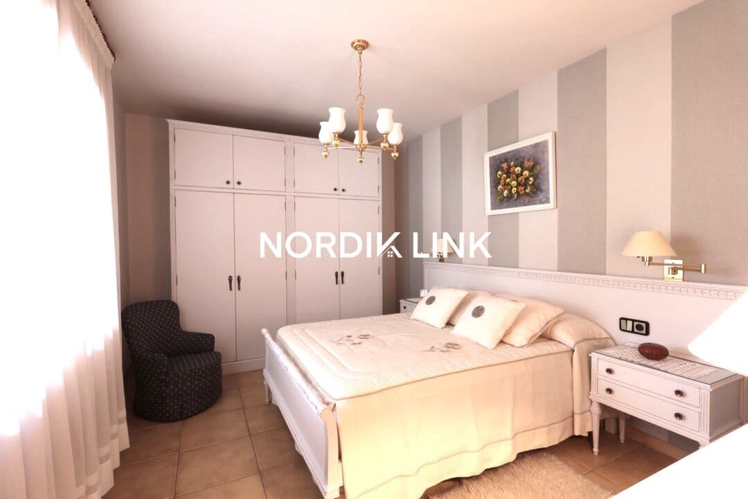 5 bedroom Townhouse for sale in La Seu d'Urgell with pool - € 2,600,000 (Ref: 9806715)