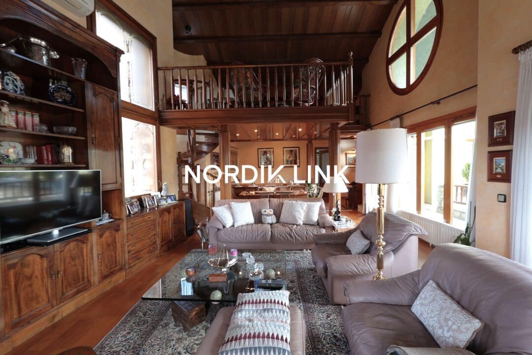 5 bedroom Townhouse for sale in La Seu d'Urgell with pool - € 2,600,000 (Ref: 9806715)