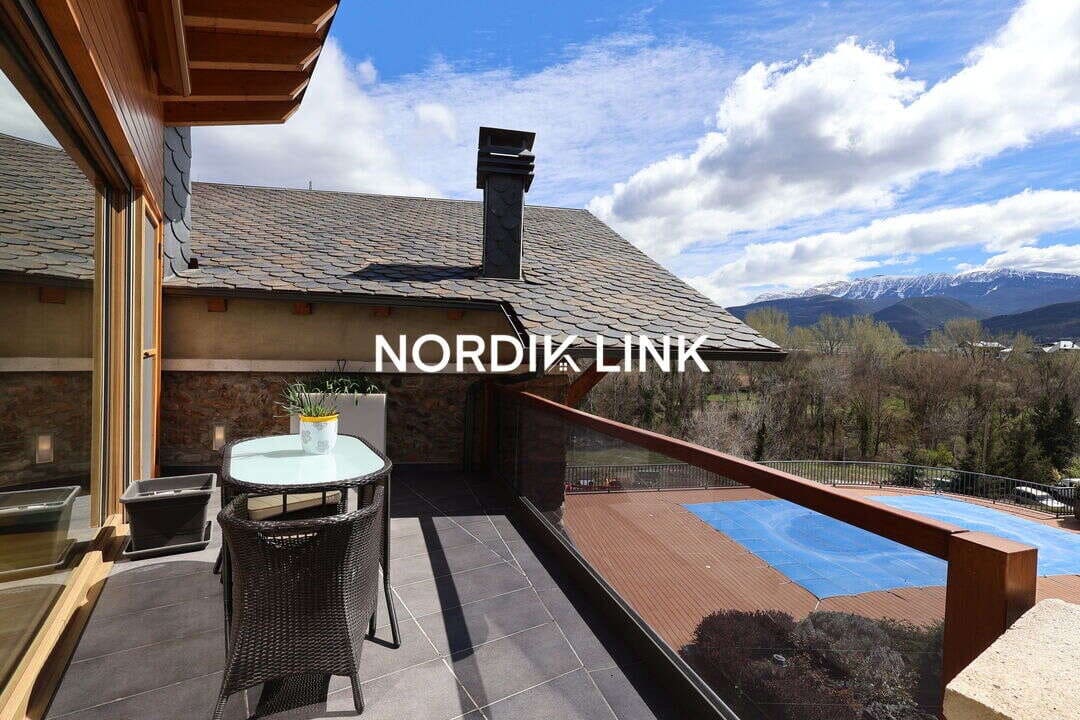 5 bedroom Townhouse for sale in La Seu d'Urgell with pool - € 2,600,000 (Ref: 9806715)