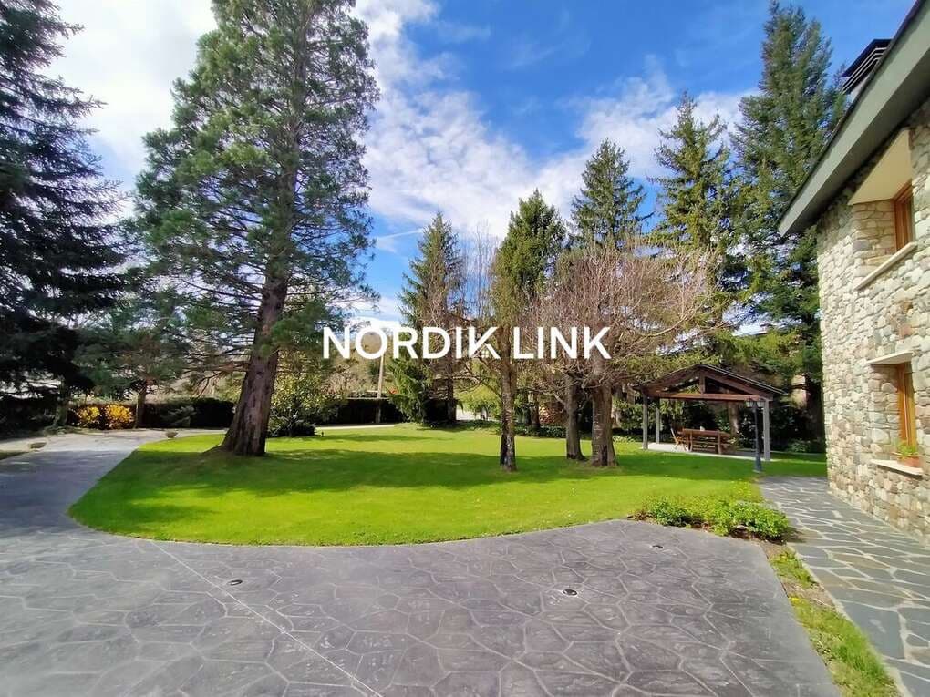 5 bedroom Townhouse for sale in La Seu d'Urgell with pool - € 2,600,000 (Ref: 9806715)