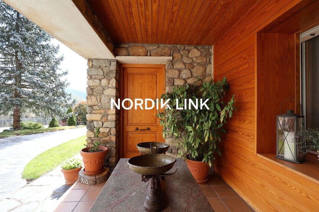 5 bedroom Townhouse for sale in La Seu d'Urgell with pool - € 2,600,000 (Ref: 9806715)