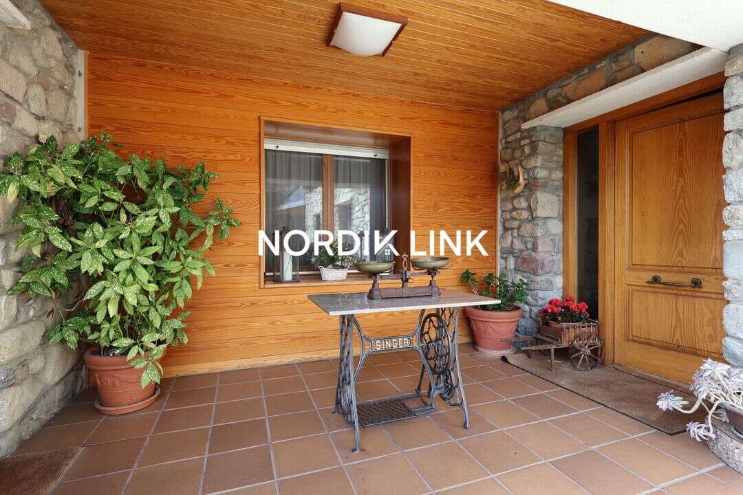 5 bedroom Townhouse for sale in La Seu d'Urgell with pool - € 2,600,000 (Ref: 9806715)