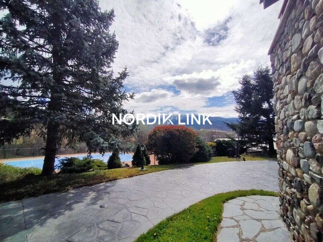 5 bedroom Townhouse for sale in La Seu d'Urgell with pool - € 2,600,000 (Ref: 9806715)