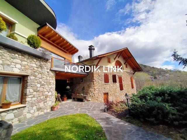 5 quarto Casa em Banda para venda em La Seu d'Urgell com piscina - 2 600 000 € (Ref: 9806715)