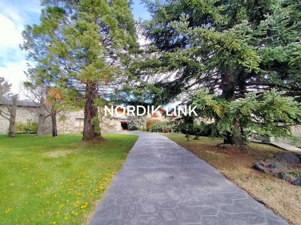 5 bedroom Townhouse for sale in La Seu d'Urgell with pool - € 2,600,000 (Ref: 9806715)