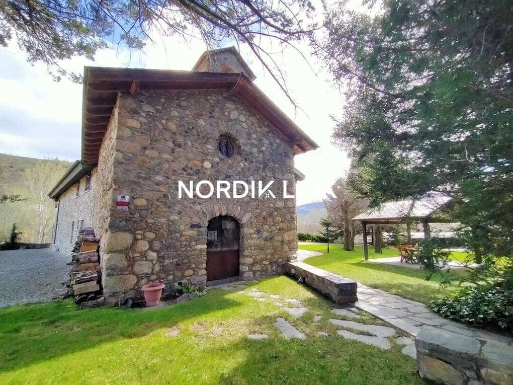 5 bedroom Townhouse for sale in La Seu d'Urgell with pool - € 2,600,000 (Ref: 9806715)