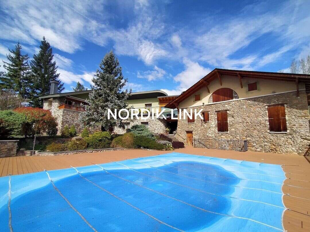 5 bedroom Townhouse for sale in La Seu d'Urgell with pool - € 2,600,000 (Ref: 9806715)
