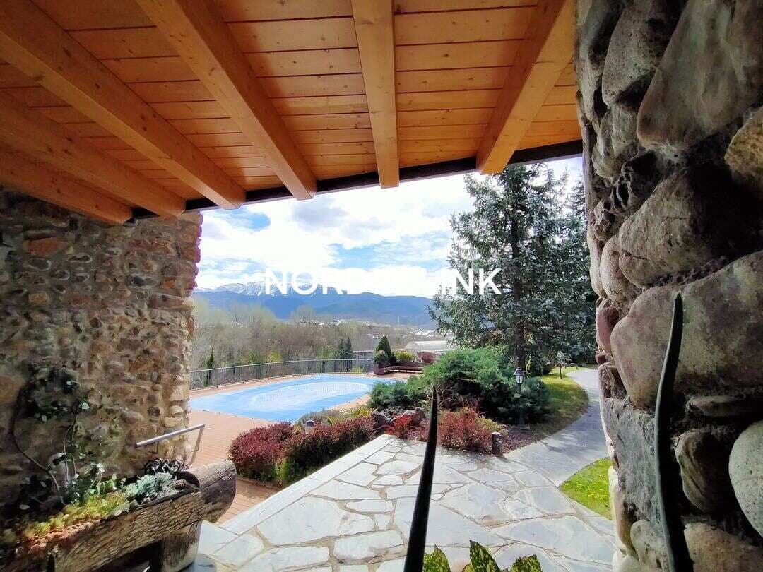 5 bedroom Townhouse for sale in La Seu d'Urgell with pool - € 2,600,000 (Ref: 9806715)