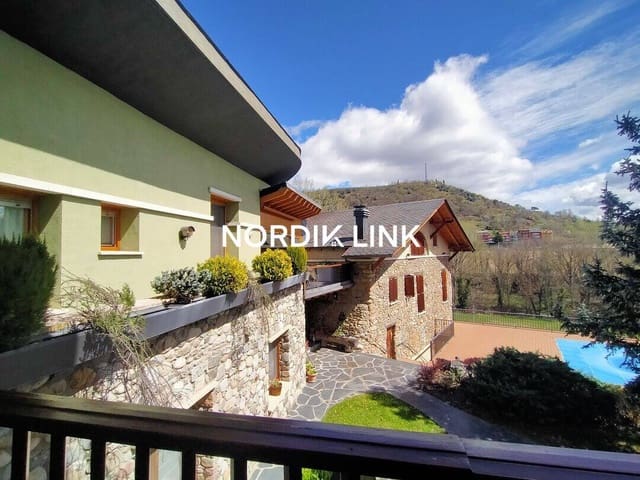 5 quarto Casa em Banda para venda em La Seu d'Urgell com piscina - 2 600 000 € (Ref: 9806715)