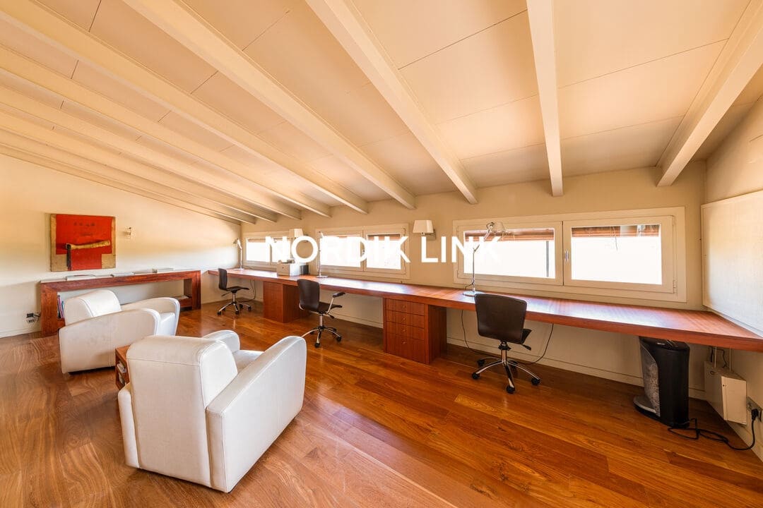 4 bedroom Townhouse for sale in Miravet with pool - € 1,464,000 (Ref: 9914947)