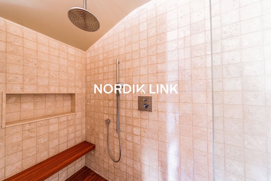 4 bedroom Townhouse for sale in Miravet with pool - € 1,464,000 (Ref: 9914947)