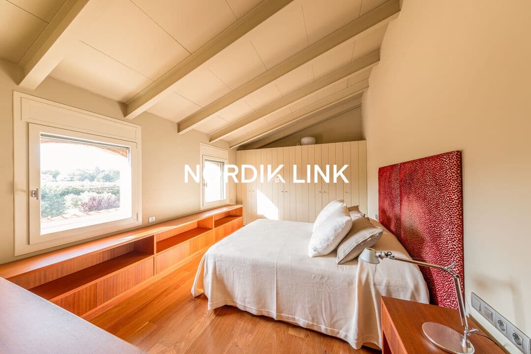 4 bedroom Townhouse for sale in Miravet with pool - € 1,464,000 (Ref: 9914947)