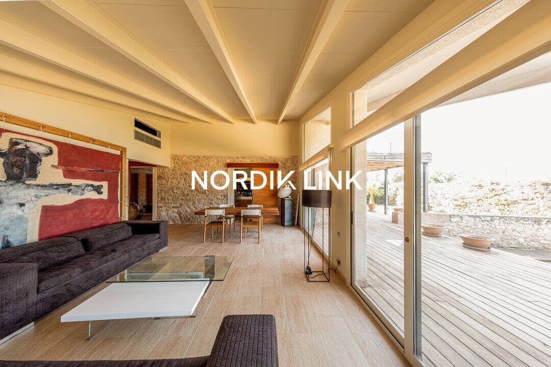 4 bedroom Townhouse for sale in Miravet with pool - € 1,464,000 (Ref: 9914947)