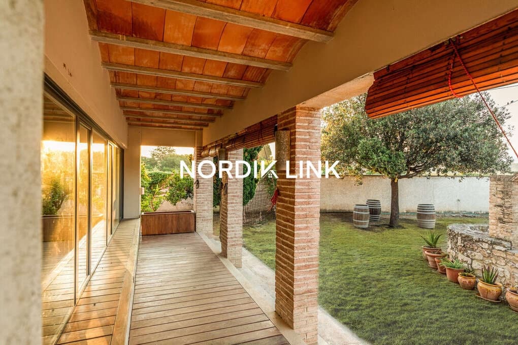 4 bedroom Townhouse for sale in Miravet with pool - € 1,464,000 (Ref: 9914947)