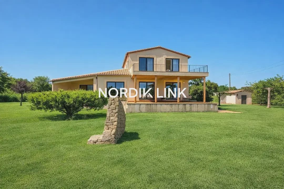 4 bedroom Townhouse for sale in Miravet with pool - € 1,464,000 (Ref: 9914947)
