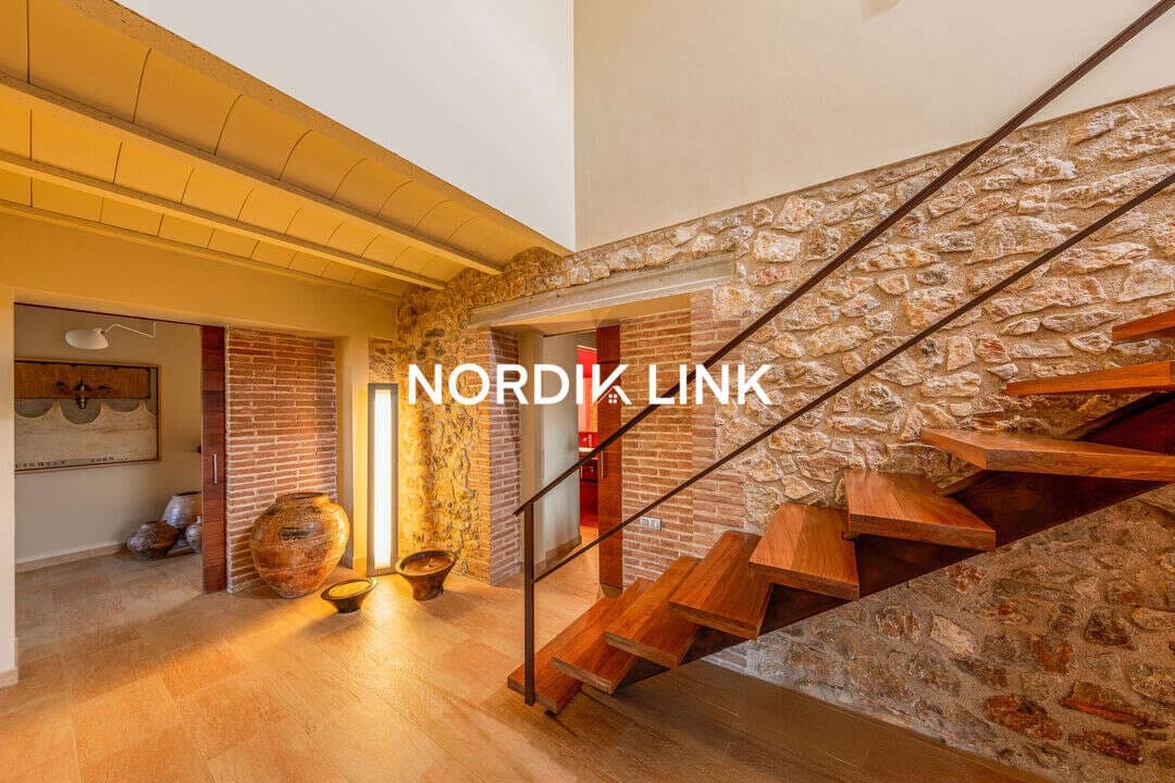 4 bedroom Townhouse for sale in Miravet with pool - € 1,464,000 (Ref: 9914947)