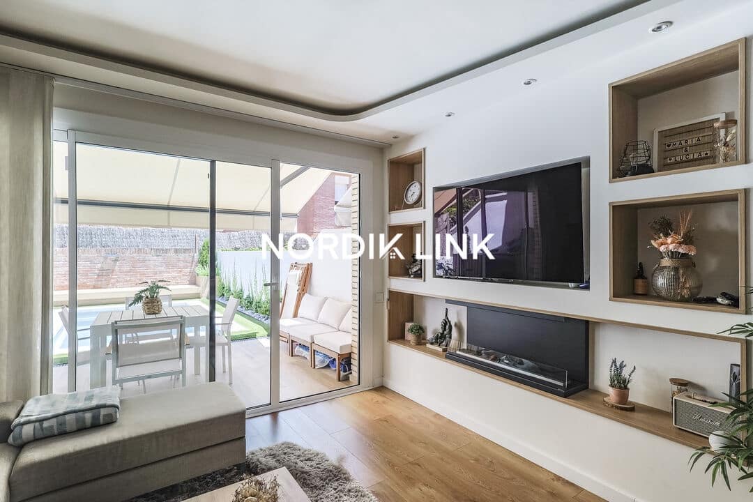 3 bedroom Semi-detached Villa for sale in Sant Cugat del Valles with pool garage - € 1,240,000 (Ref: 9919015)