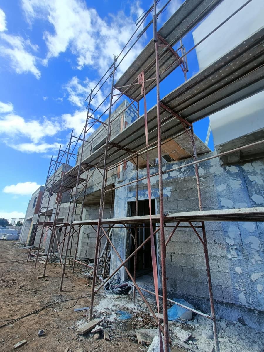 3 slaapkamer Villa te koop in Villaverde met zwembad garage - € 460.000 (Ref: 9626449)