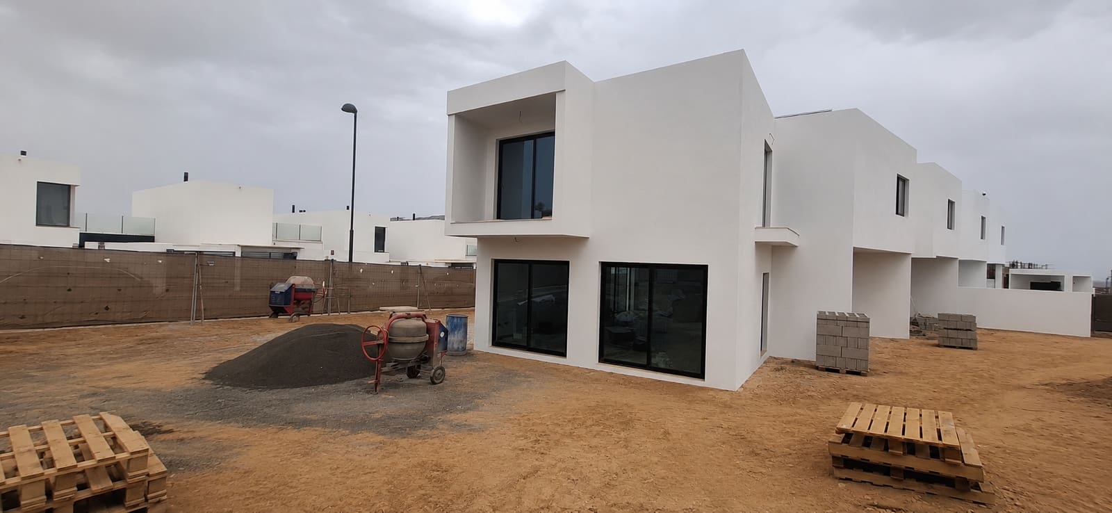 4 soveværelse Villa til salg i Villaverde med swimmingpool garage - € 785.000 (Ref: 9626893)