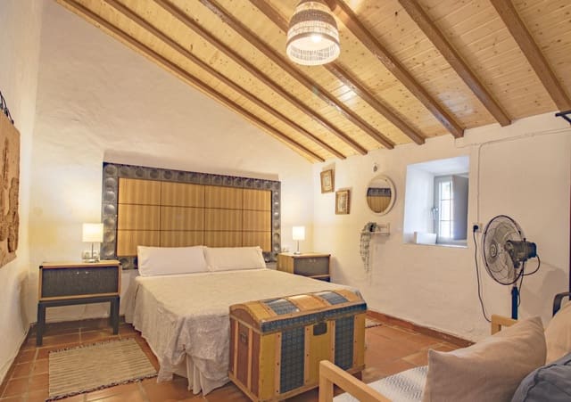 5 soveværelse Finca/Landehus til salg i Casabermeja med swimmingpool - € 450.000 (Ref: 10054820)