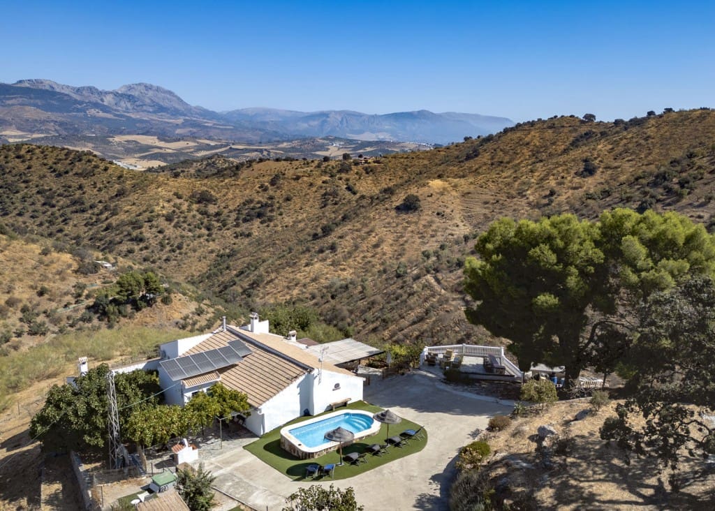 5 chambre Finca/Maison de Campagne à vendre à Casabermeja avec piscine - 450 000 € (Ref: 10054820)