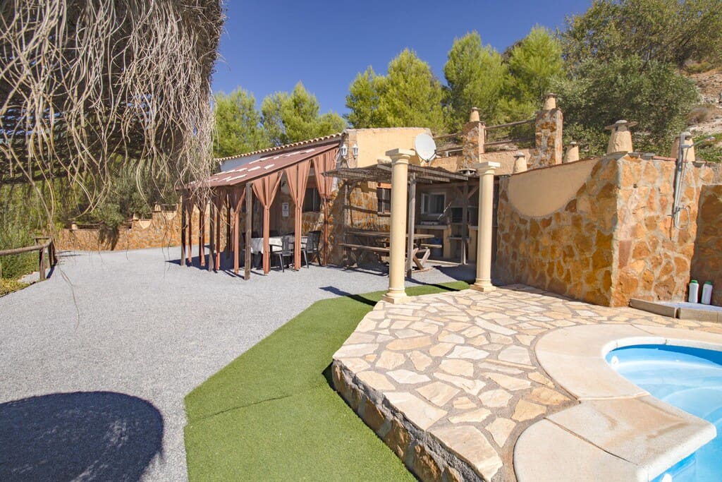 2 quarto Quinta/Casa Rural para venda em Alcala la Real com piscina - 185 000 € (Ref: 10080530)