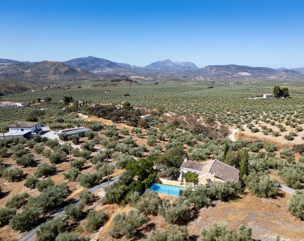 3 quarto Quinta/Casa Rural para venda em Alcala la Real com piscina garagem - 195 000 € (Ref: 10080531)