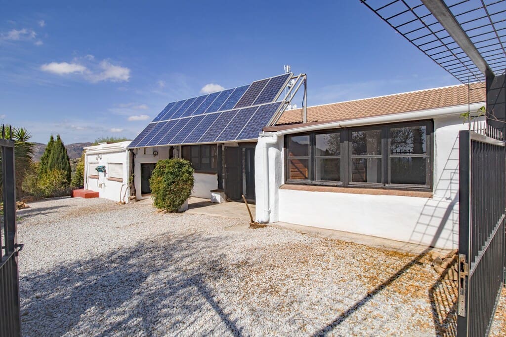 7 bedroom Finca/Country House for sale in Riogordo with pool - € 945,000 (Ref: 10131295)