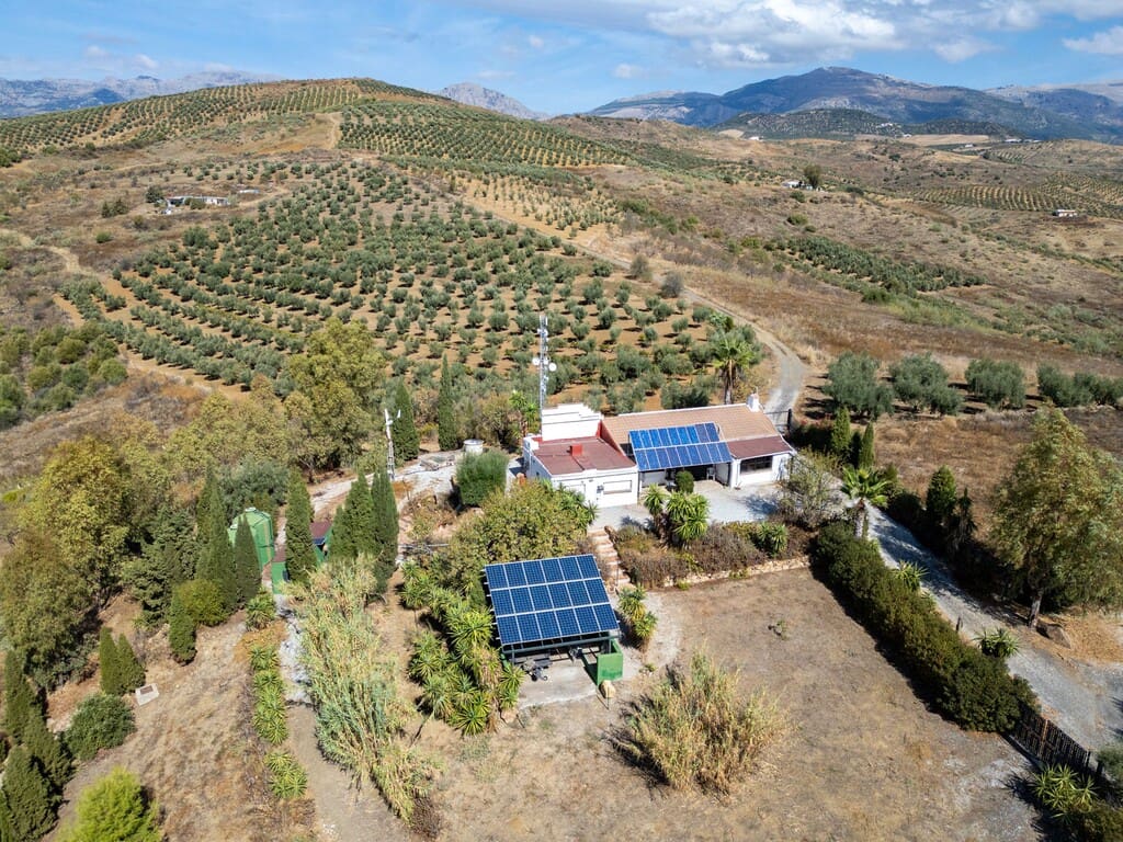 7 bedroom Finca/Country House for sale in Riogordo with pool - € 945,000 (Ref: 10131295)